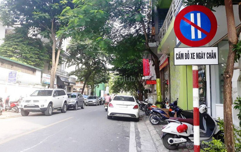 Tỷ lệ hộ gia đình sở hữu ô tô tại Thành phố Hồ Chí Minh còn thấp hơn so với Lào Cai, Bắc Ninh?