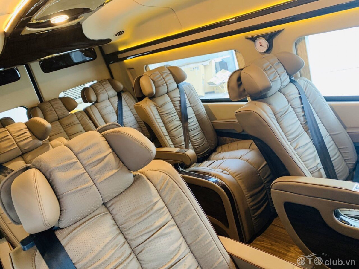Ford Transit Limousine Cao Cấp Giảm Giá Sốc Hơn 200 Triệu