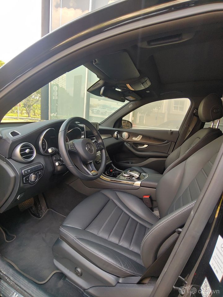 Mercedes GLC300 AMG 2019 Đen nội thất Đen
