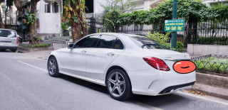 Bán xe Mercedes C300 AMG màu trắng