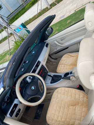 BMW 325i convertible model 2011