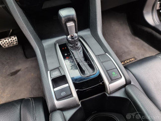 Honda Civic 1.5 Tubor bản L model 2017