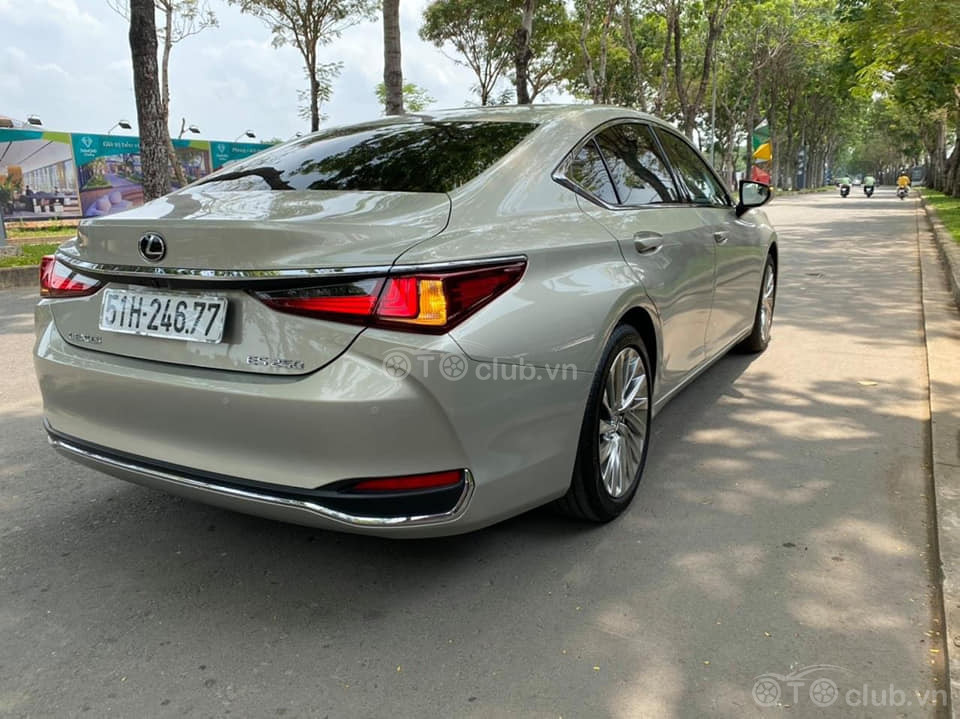 Lexus ES250 đăng kí 2020 chạy 1000km siêu mới