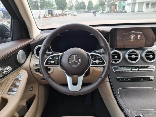 Mercedes GLC300 4matic sx19 model 20 màu đen