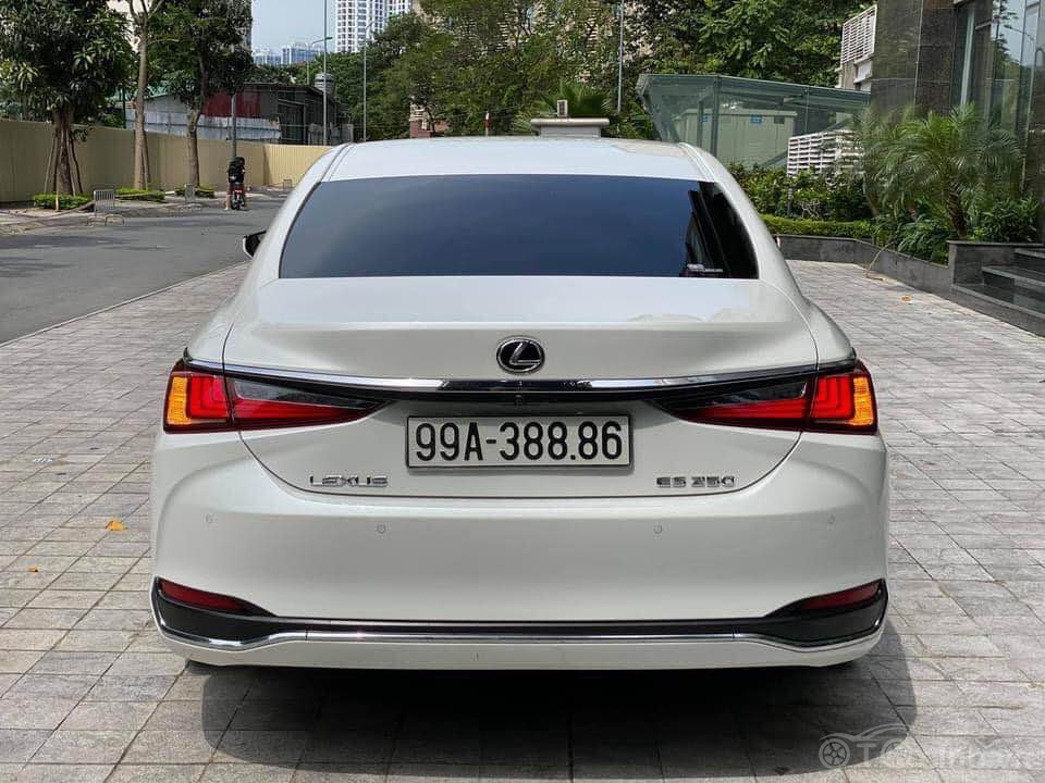 Lexus Es250 trắng nâu model 2021