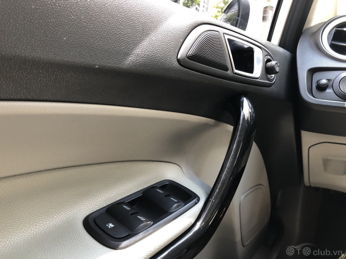 Ford Fiesta 2016 đẹp long lanh, nhỏ gọn linh hoạt